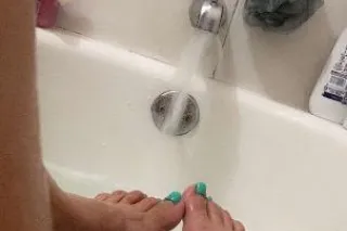 facetime shows with a mainland chick - Image 7